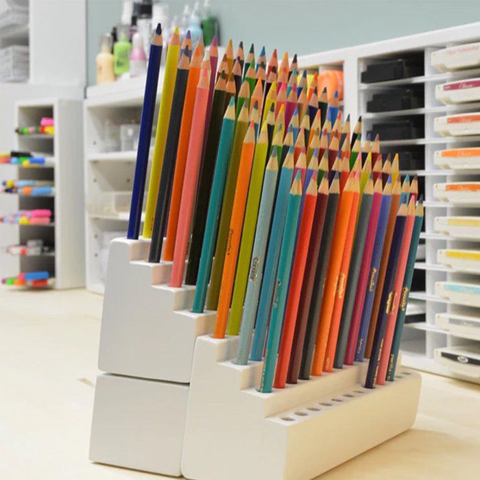 Organizing a large set of colored pencils